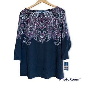 NWT. Women’s cute top. Size 1X. Pit to pit 22”